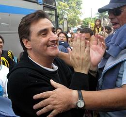 Julio Lamas, al llegar a la ciudad como campeón (Archivo).
