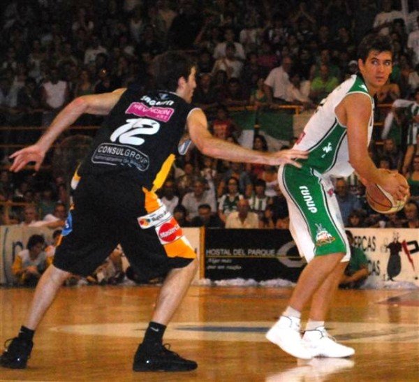 http://www.sunchaleshoy.com.ar/2010/03/06/liga-a-paquito-lo-hizo-de-nuevo/