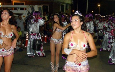 Las pasistas de Itaverá, culminando la noche inicial.