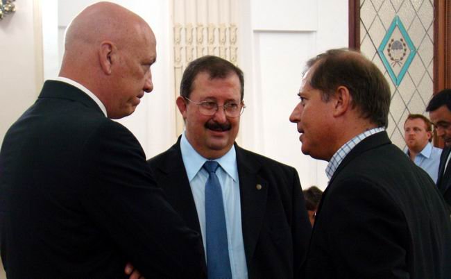Trinchieri junto a Capiello y Bonfatti, juntos a fines de febrero pasado.
