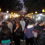 Por momentos era sumamente difícil avanzar por la gran cantidad de público. Por momentos era sumamente difícil avanzar por la gran cantidad de público.