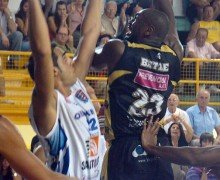 Libertad espera por Battle, pieza fundamental en el quinteto inicial (Archivo).