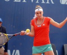 Paula, jugando hoy por la tarde en Colombia (Foto: Prensa Colsanitas - Click para ampliar).