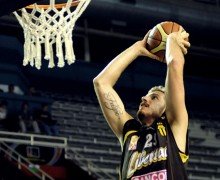 Alejandro Alloatti, fundamental en el andamiaje aurinegro, seguirá vinculado a la entidad.