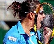 Paula festeja un triunfo importantísimo por la Fed Cup (Telam).