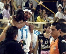 Lamonte festeja con Leiva por el pase a la Final (click para ampliar).