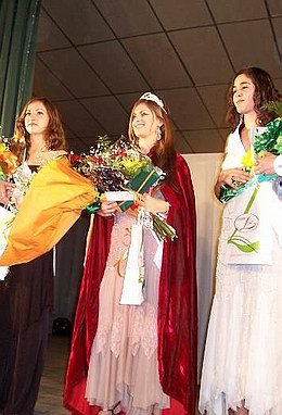 Al centro, Luciana Sismondi, nueva soberana de la fiesta (Foto: Prensa Fiesta Bagna Cauda)