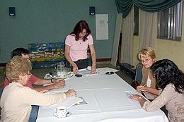 Un momento de la entrega de subsidios (Prensa municipal).