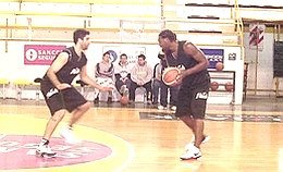 El extranjero vuelve a verse con jugadores de la Liga Nacional (Prensa Libertad).