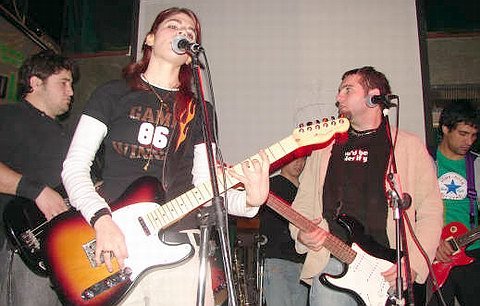 Una de las actuaciones de la banda local (Prensa La Morrison).