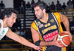 Diego Cavaco fue el goleador de Libertad con 18 puntos. (Diego Rosso)