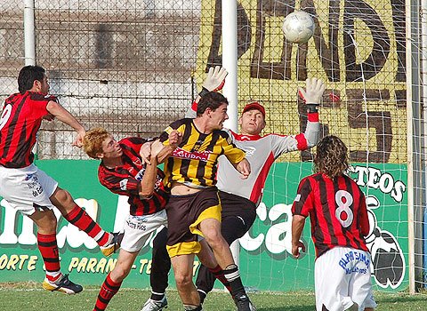 El equipo de Kudelka dejó el invicto en Paraná. (Gentileza El Diario - Entre Ríos)