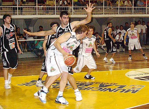 Lo de Unión, anoche, fue pura contundencia. (Gentileza Nuevo Diario - Santiago del Estero)