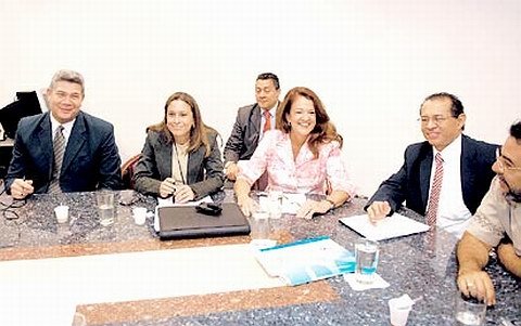 Los presentes en la mesa de negociaciones venezolanas (Clarín).