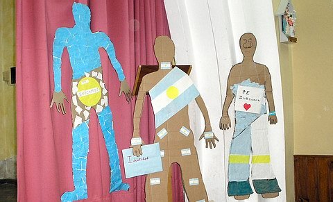 Las siluetas rememoran a los desaparecidos.