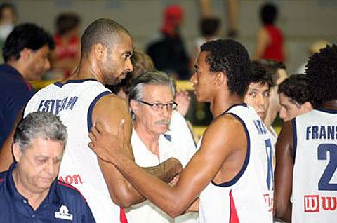El equipo dirigido por Helio Rubens es el rival de Libertad en la final (francabasquetbol.com.br).