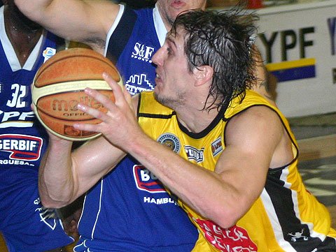 El de Suardi es un todo terreno en la cancha (Diego Rosso - Archivo).