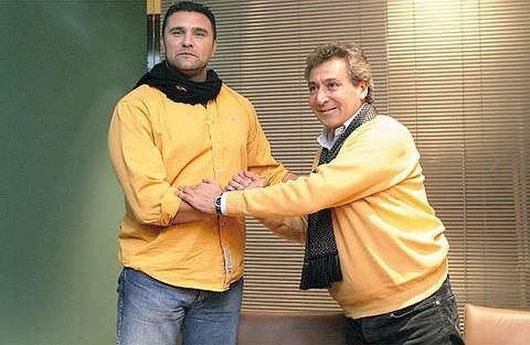 Arnaldo Sialle junto a Daniel Vila, presidente de Independiente de Rivadavia durante la presentación como nuevo DT de la institución mendocina (Diario Uno de Mendoza)