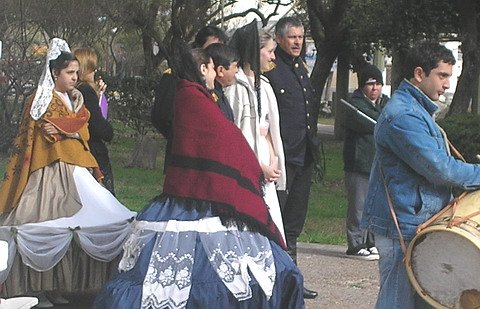 Padres de los alumnos en un momento de la evocación.