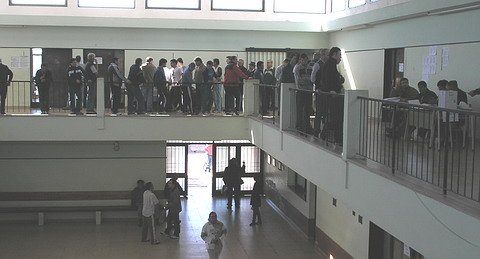 La escuela Matienzo estuvo muy concurrida en horas de la mañana.