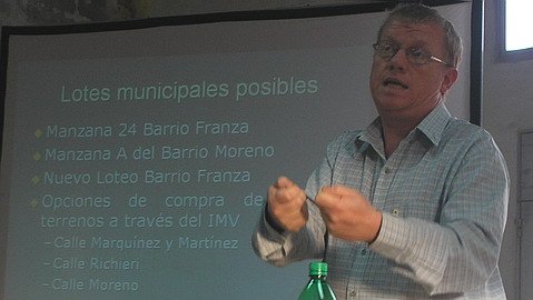Lamberti durante la exposición en el barrio Sur.
