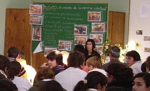 Daniela Spano en la charla ofrecida en Tacural.