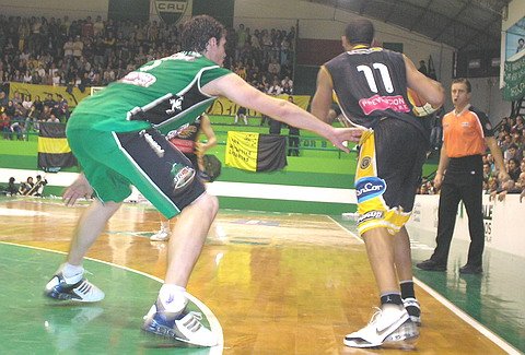 Los Tigres juegan en casa y luego viajan a Santiago.