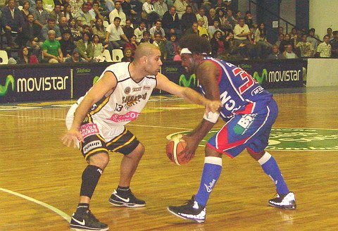 Los dos partidos en Santiago, Libertad los perdió por tres puntos (El nuevo diario).