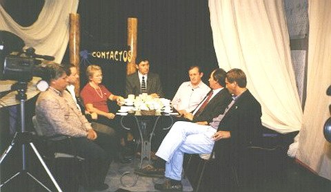 El Concejo en pleno, reunido en Contactos del año 2000.