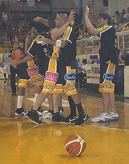 La pelota es testigo del buen andar aurinegro.