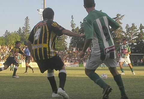El clásico fue a todo o nada. Las emociones tardaron pero también dijeron presente.