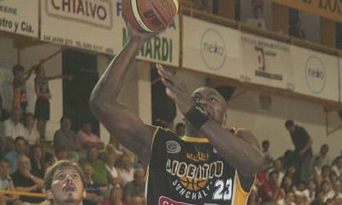 Battle puede tener su chance de selección y quizás acompañar a algunos de sus actuales compañeros (Olé).