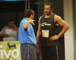 García charlando con Tony Glover, en la práctica de ayer (Nuevodiarioweb).