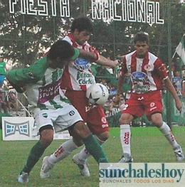 Espínola aportó su cuota de sacrificio y entrega pero no pudo plasmar superioridad.