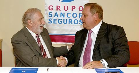 Los funcionarios participantes de la rúbrica del acuerdo (Prensa Sancor Seguros).
