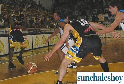 Profit sacó a relucir su jerarquía y aportó 27 puntos.