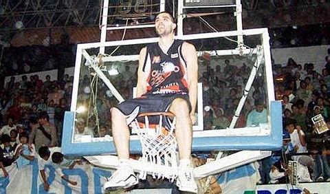 Trovellesi festeja el ascenso obtenido (Nuevo Siglo web).