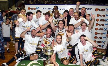 El plantel, festejando en Santiago (Gentileza AdC).