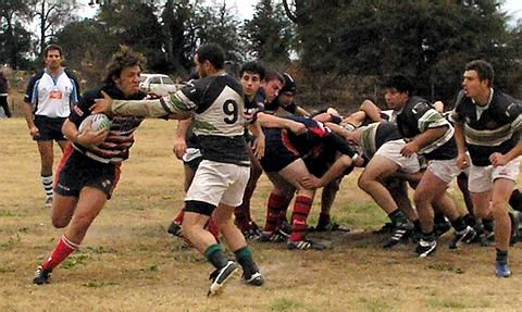 La contundencia le pemitió a los santafesinos quedarse con la victoria.