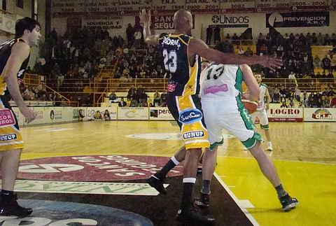 Por aquí no. Osborne va acoplándose de a poco al equipo.