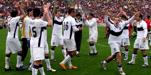La reserva del Lobo está invicta. Stracqualursi, ex Unión, tuvo una buena tarde (Foto: Gimnasia LP).
