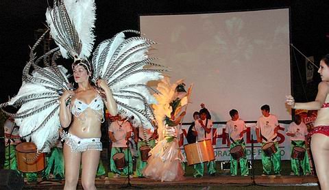 El baile de comparsas, seguido de la destreza del malambo, aportaron música y color (Foto: FNFI).