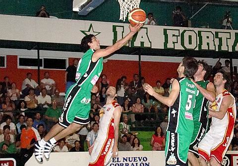 Los juveniles también tuvieron minutos y acompañaron el buen rendimiento del equipo.