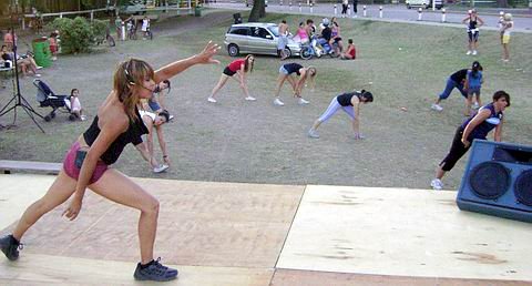 Susana Rizzotto, en un momento de la clase (Foto: Prensa Municipalidad).