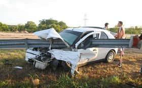 Así quedó el automóvil donde viajaba Salasa (Foto: El Litoral).