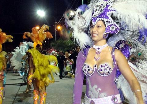 Los presentes tan solo pudieron ver las primeras pasistas antes de la lluvia.