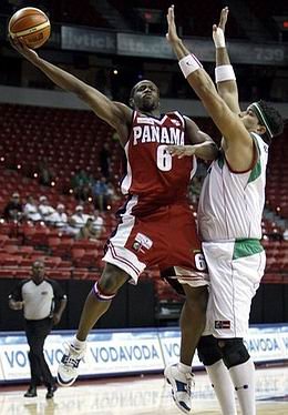 Pinnock en acción (Internet).