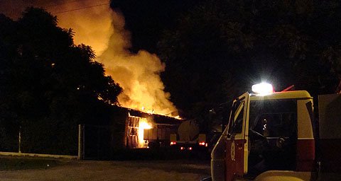 Así se veía desde la calle Lainez el siniestro.