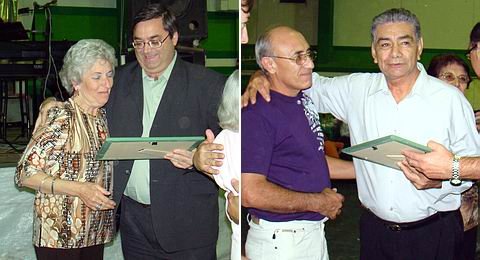 El momento de los reconocimientos entregados.