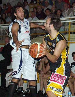 Moldú volverá a vestir la casaca aurinegra (Archivo).